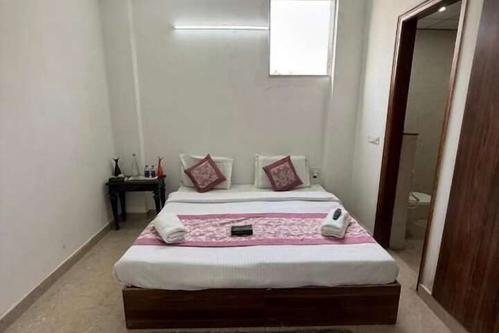 Room 7 of 37