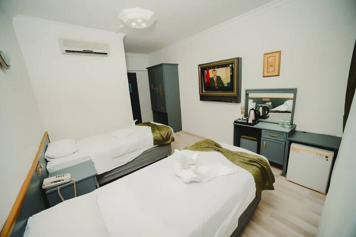 Room 9 of 17