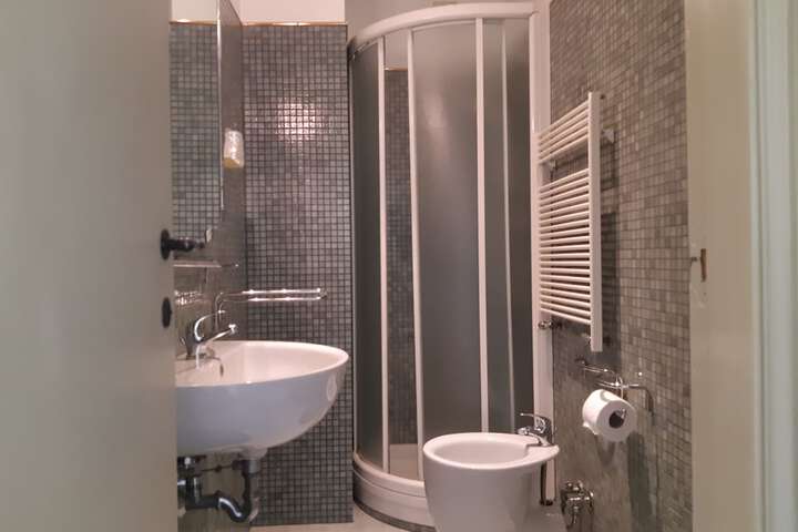 Room 60 of 76