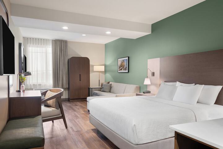 1 King Bed (7 of 15)