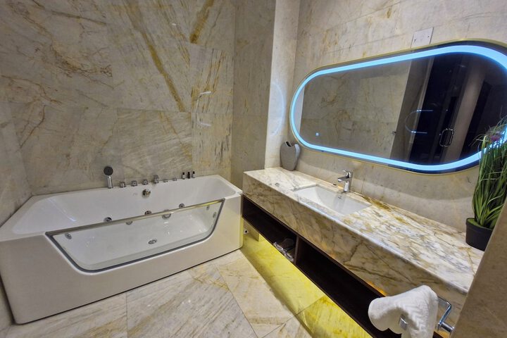 Room 54 of 62