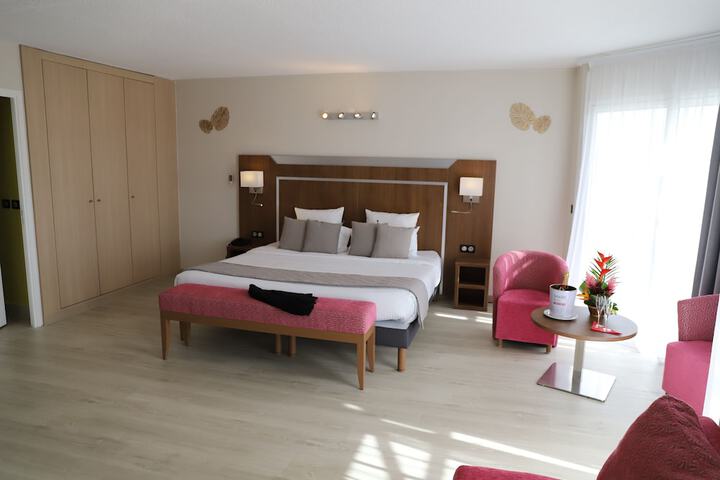 Room 30 of 97