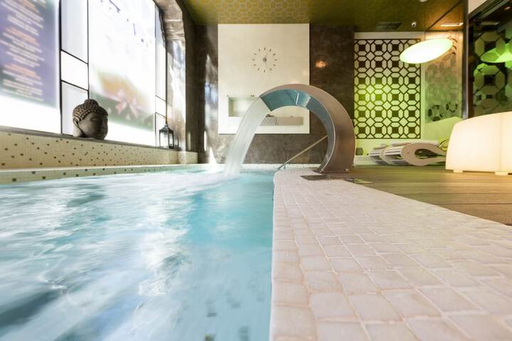 Hotel Pool