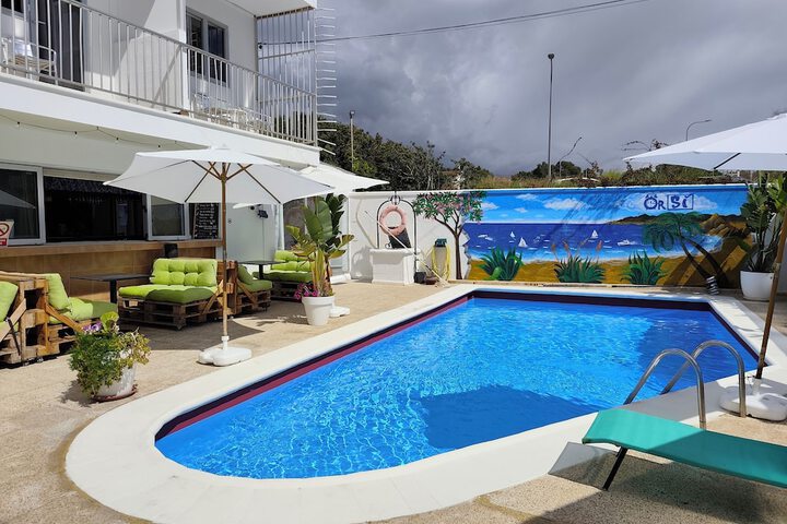 Hotel Pool