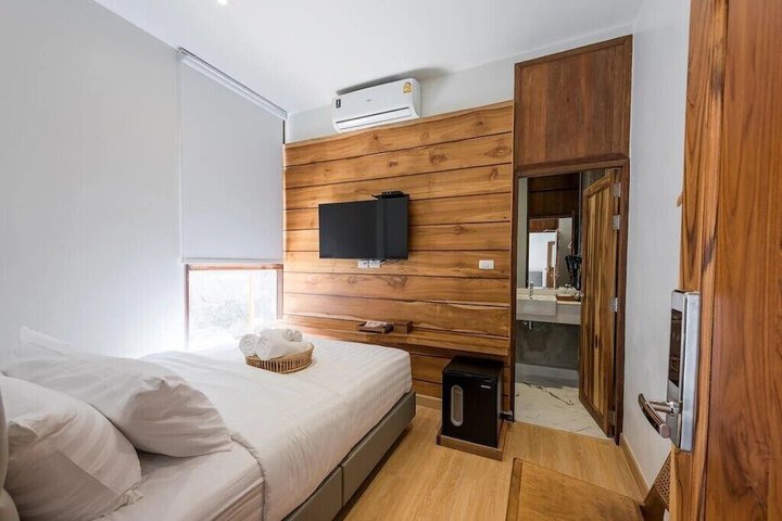 Room 13 of 40