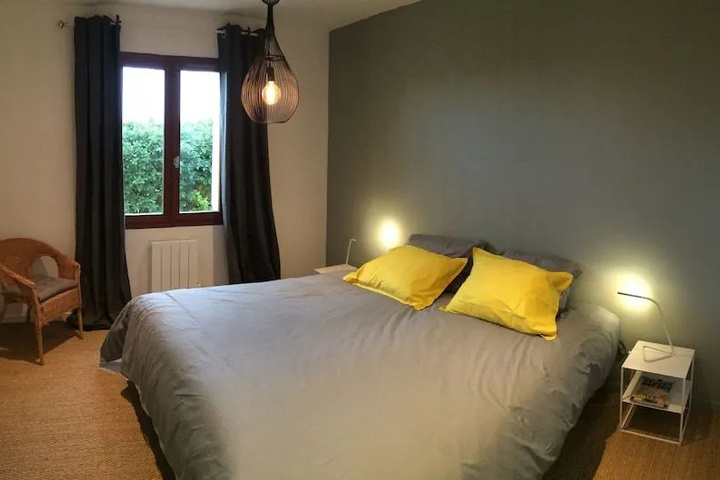 Room 5 of 33