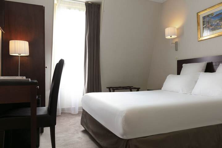 Room 18 of 65