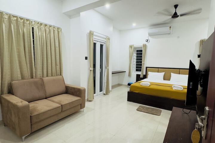 Room 4 of 11