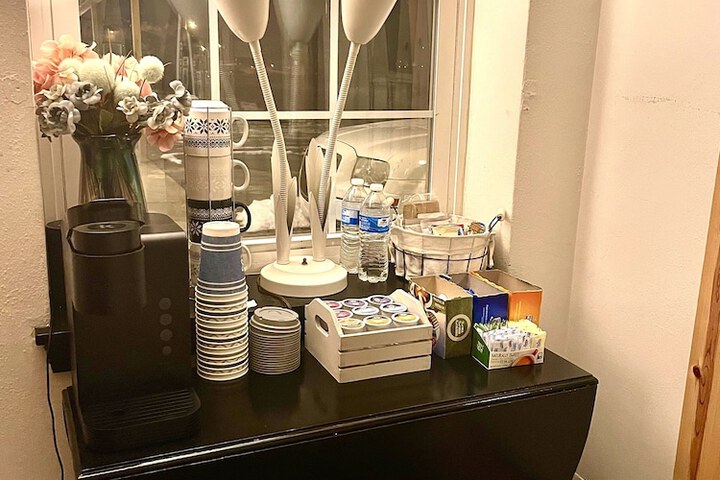 Breakfast/Coffee Service 9 of 20