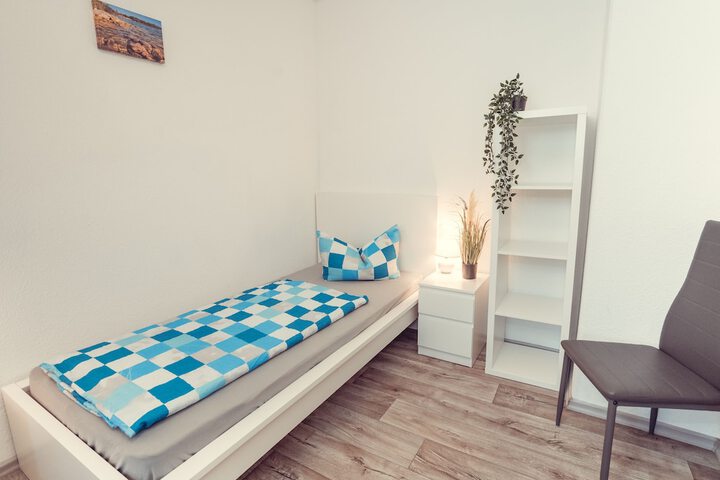Room 8 of 38