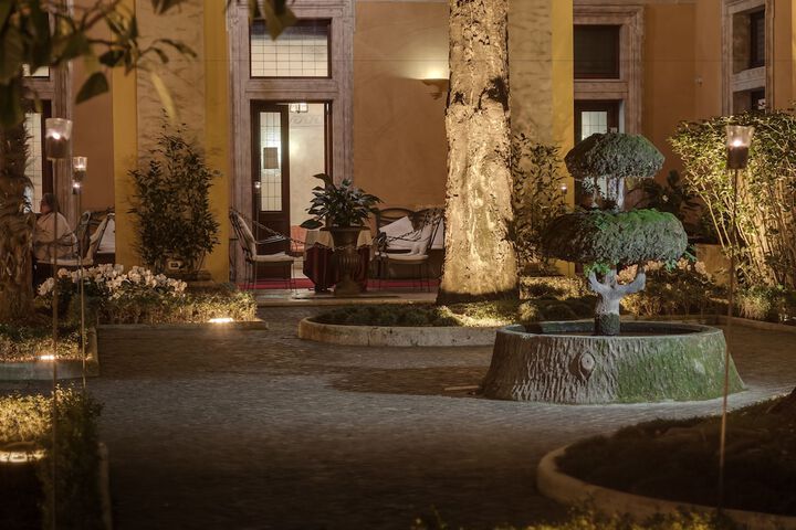 Hotel Exterior 39 of 44