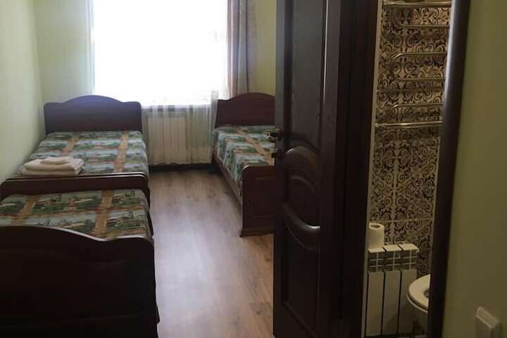 Room 25 of 43