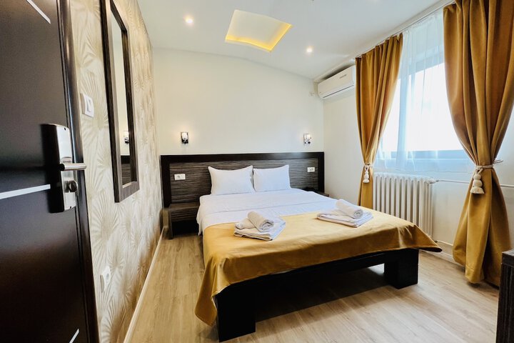 Room 16 of 54