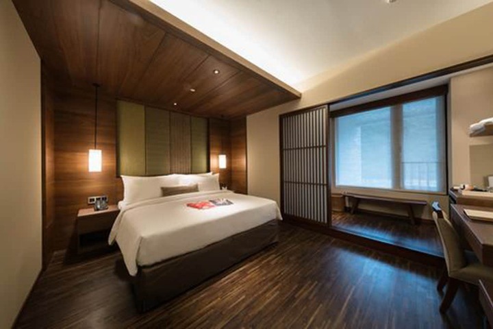 Room 4 of 51