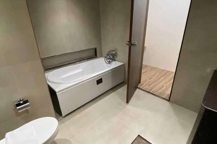 Room 16 of 20