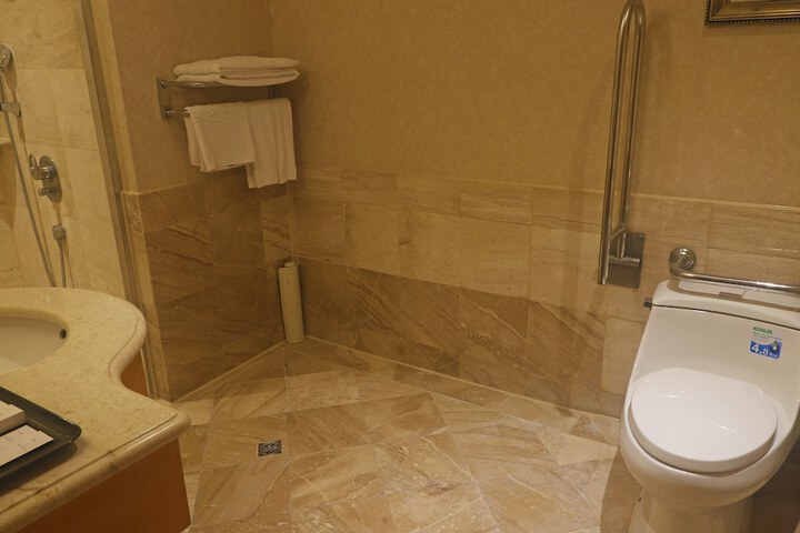 Room 36 of 44