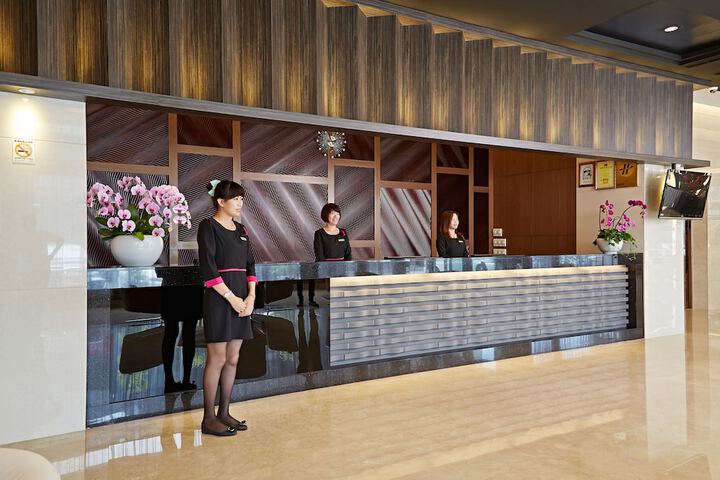 Hotel Lobby