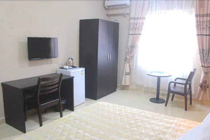 Room 9 of 20