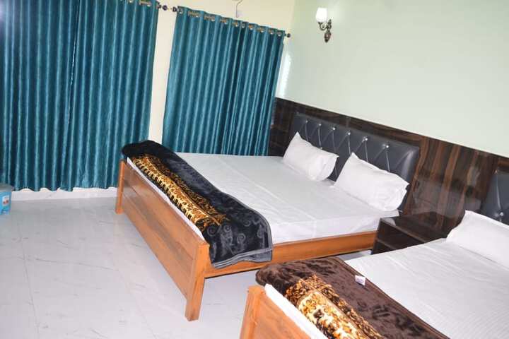 Room 8 of 11