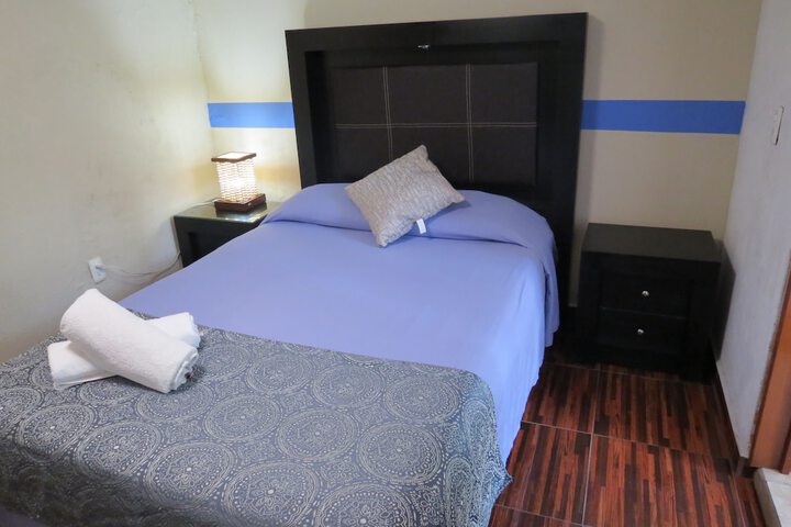 Room 32 of 174