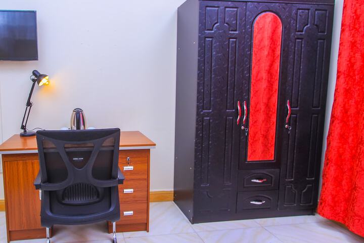 Room 11 of 18