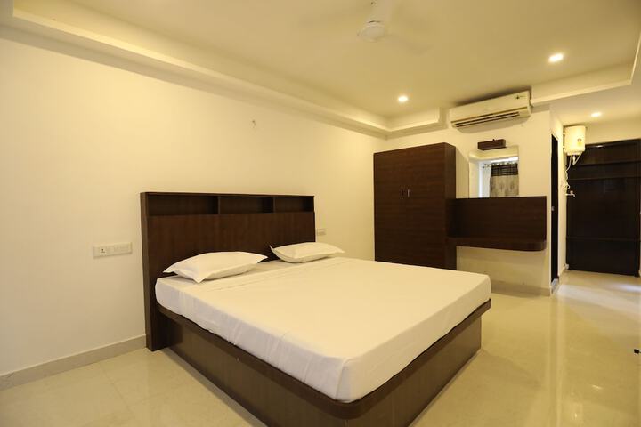 Room 5 of 20