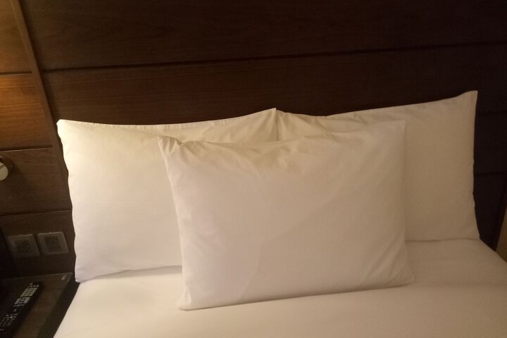 Room 10 of 50