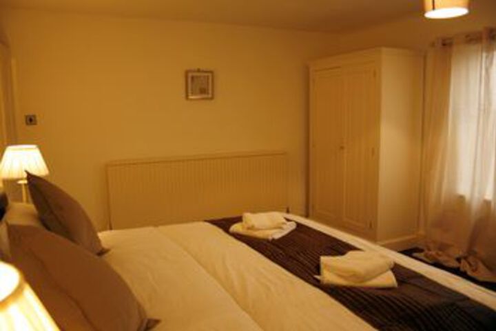 Room 9 of 16