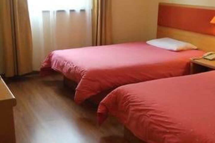 Room 8 of 29