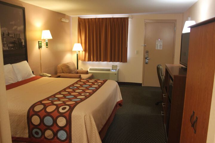 1 King Bed (1 of 4)