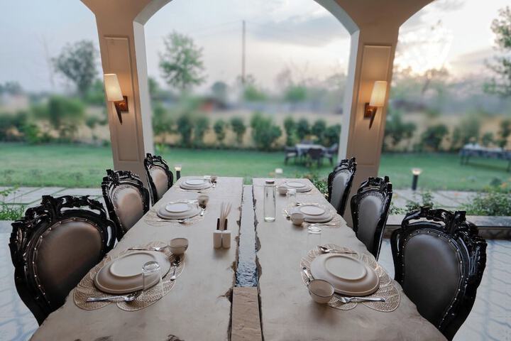 Dining 42 of 60