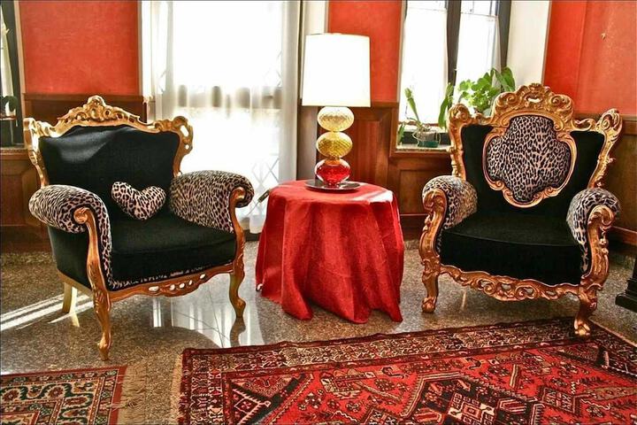 Entrance & Lobby