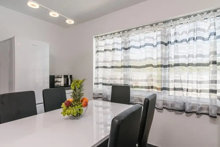Room 3 of 18