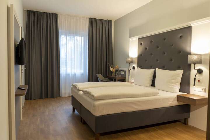 Room 17 of 53