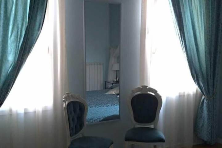 Room 8 of 20