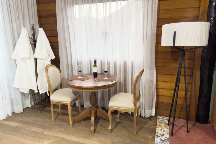 Room 12 of 37