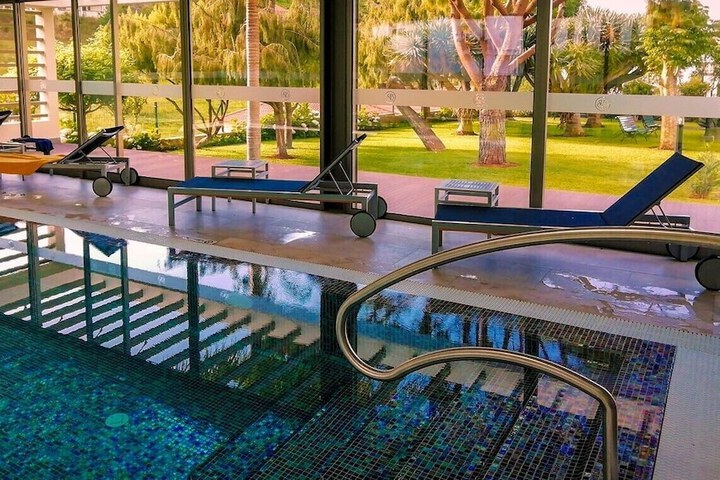 Pools & Facilities