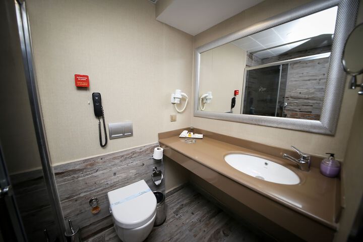 Room 9 of 31