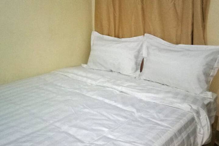Room 2 of 5