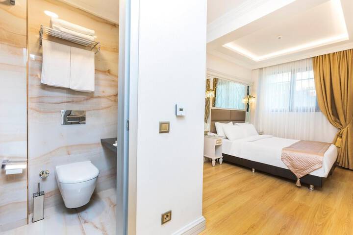 Room 10 of 47