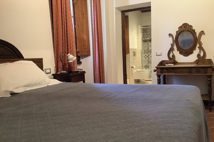 Room 32 of 147