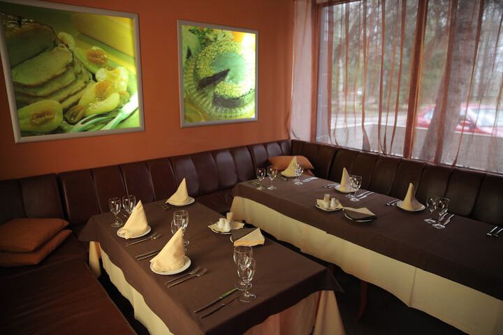 Dining Photos