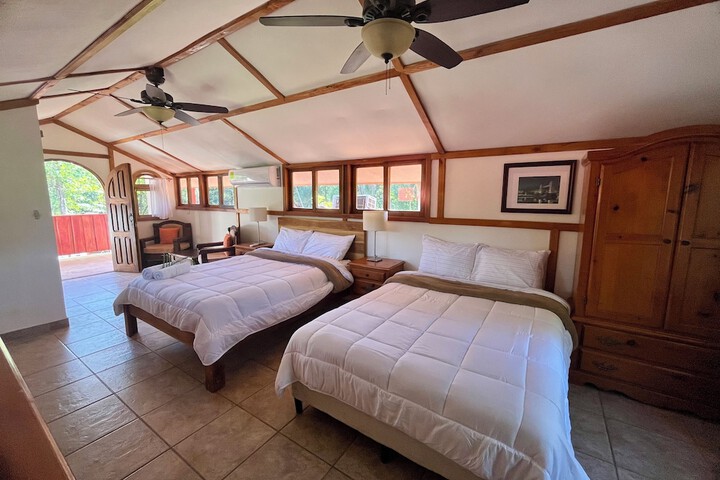 Room 5 of 40