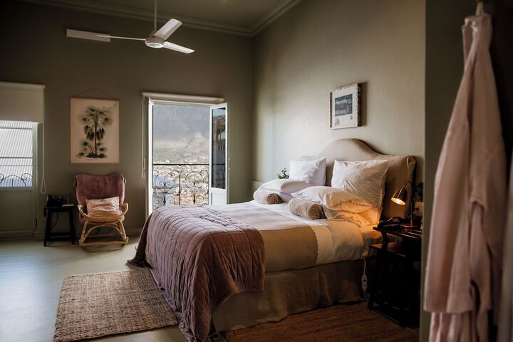 Room 13 of 110
