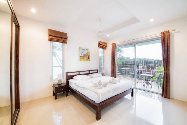 Room 10 of 102