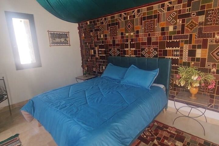 Room 5 of 146