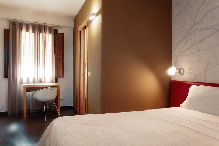 Room 12 of 89