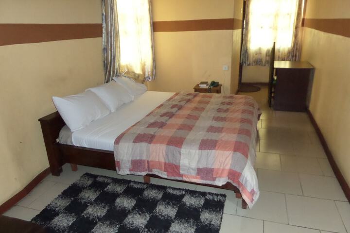 Room 2 of 11