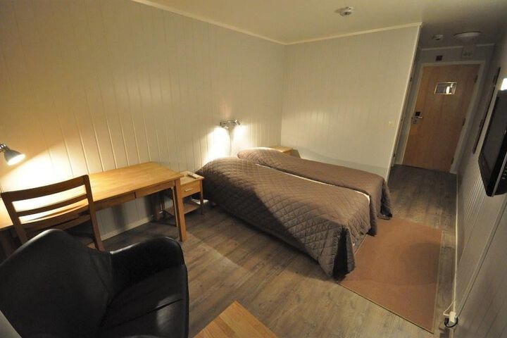 Room 7 of 10