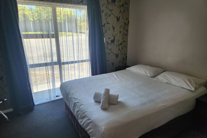 Room 6 of 24